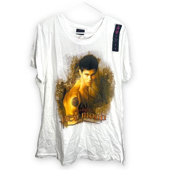 Torrid x Twilight Jacob Black DEADSTOCK Tshirt - Picture 1 of 3